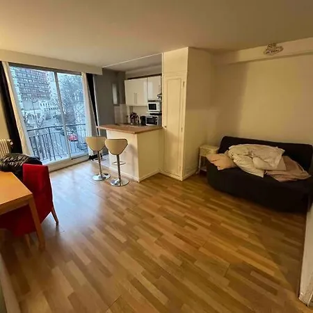 Apartament Calme Proche Metro Paryż