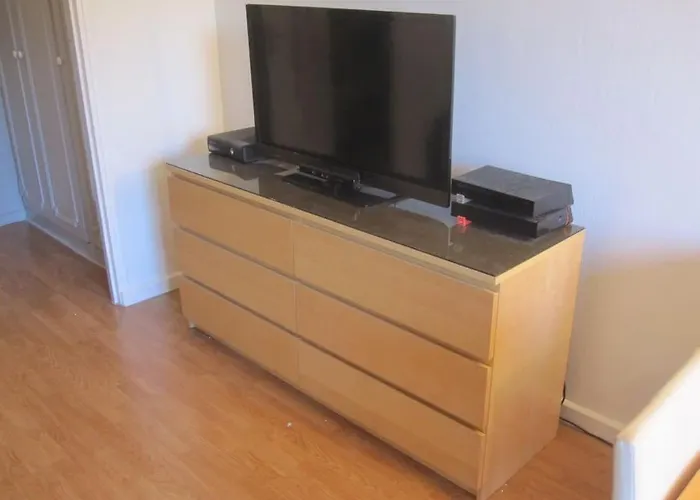 Calme Proche Metro アパート