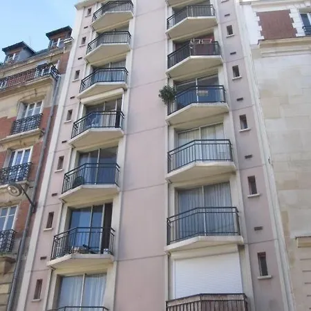 Calme Proche Metro Παρίσι